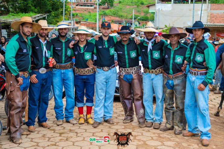 Cavaleiros e amazonas lotam as ruas de Cachoeira do Aranã, durante a Cavalgada Show 114