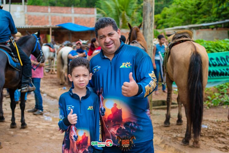 Cavaleiros e amazonas lotam as ruas de Cachoeira do Aranã, durante a Cavalgada Show 115