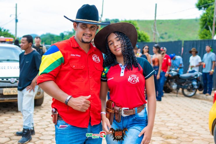 Cavaleiros e amazonas lotam as ruas de Cachoeira do Aranã, durante a Cavalgada Show 119