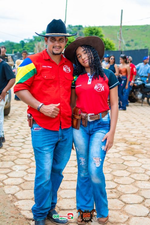 Cavaleiros e amazonas lotam as ruas de Cachoeira do Aranã, durante a Cavalgada Show 120