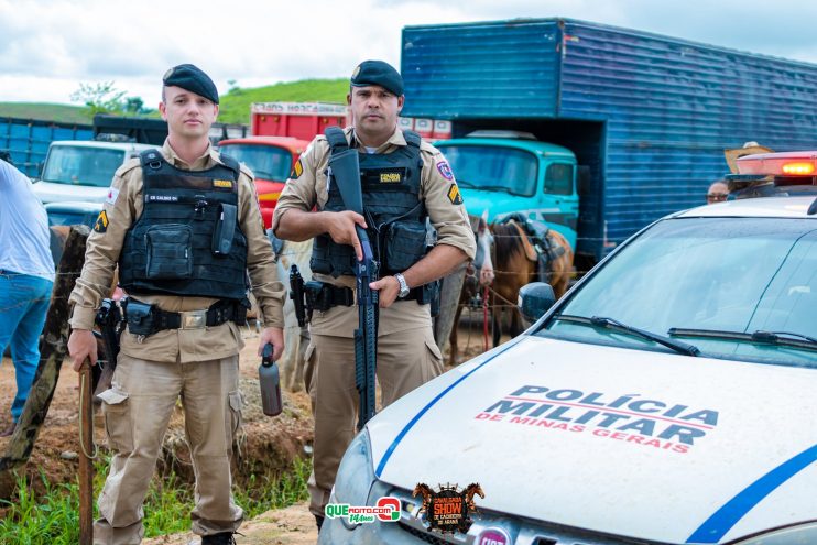 Cavaleiros e amazonas lotam as ruas de Cachoeira do Aranã, durante a Cavalgada Show 126