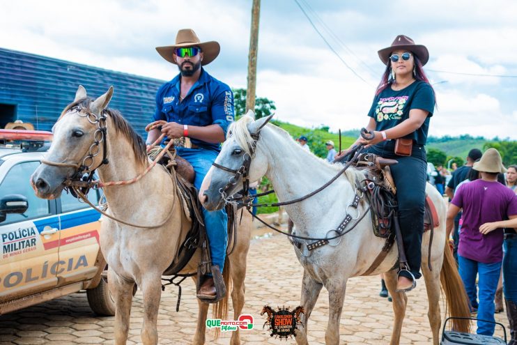 Cavaleiros e amazonas lotam as ruas de Cachoeira do Aranã, durante a Cavalgada Show 131