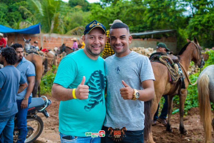 Cavaleiros e amazonas lotam as ruas de Cachoeira do Aranã, durante a Cavalgada Show 132