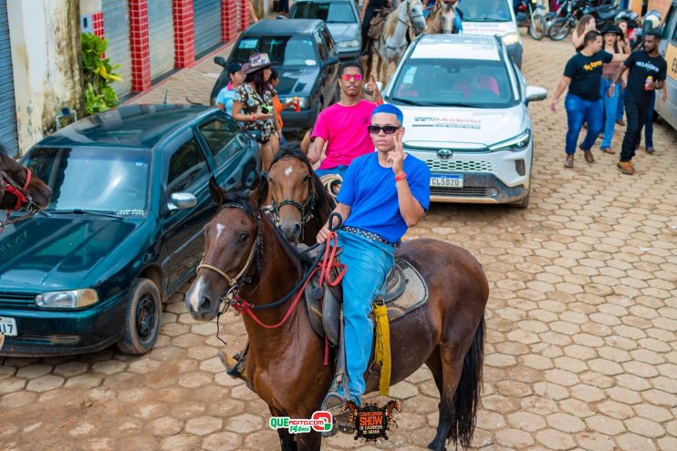 Cavaleiros e amazonas lotam as ruas de Cachoeira do Aranã, durante a Cavalgada Show 139