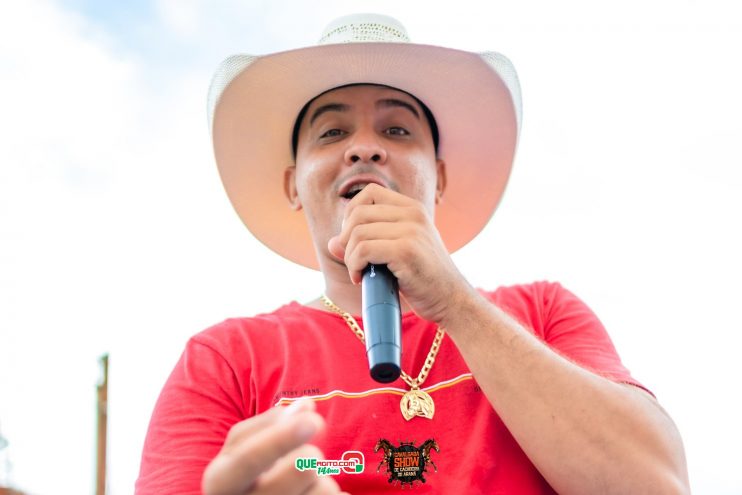 Cavaleiros e amazonas lotam as ruas de Cachoeira do Aranã, durante a Cavalgada Show 143