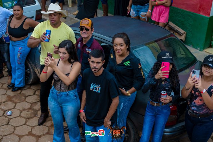 Cavaleiros e amazonas lotam as ruas de Cachoeira do Aranã, durante a Cavalgada Show 144