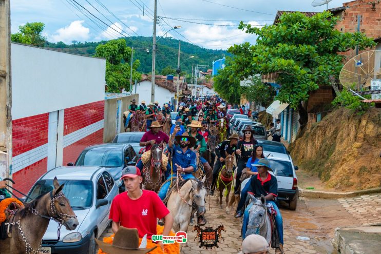 Cavaleiros e amazonas lotam as ruas de Cachoeira do Aranã, durante a Cavalgada Show 151