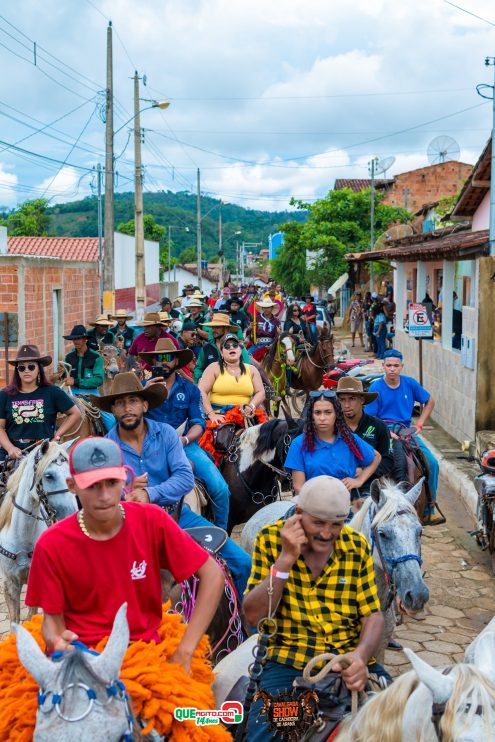 Cavaleiros e amazonas lotam as ruas de Cachoeira do Aranã, durante a Cavalgada Show 155