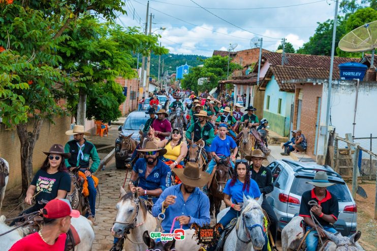 Cavaleiros e amazonas lotam as ruas de Cachoeira do Aranã, durante a Cavalgada Show 159