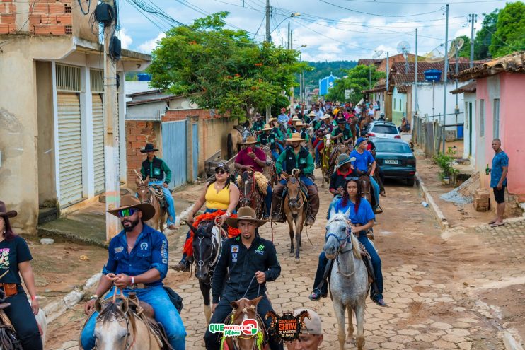 Cavaleiros e amazonas lotam as ruas de Cachoeira do Aranã, durante a Cavalgada Show 161