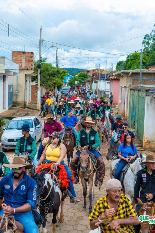 Cavaleiros e amazonas lotam as ruas de Cachoeira do Aranã, durante a Cavalgada Show 164