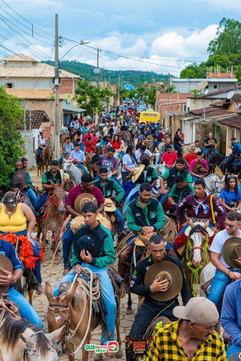 Cavaleiros e amazonas lotam as ruas de Cachoeira do Aranã, durante a Cavalgada Show 186