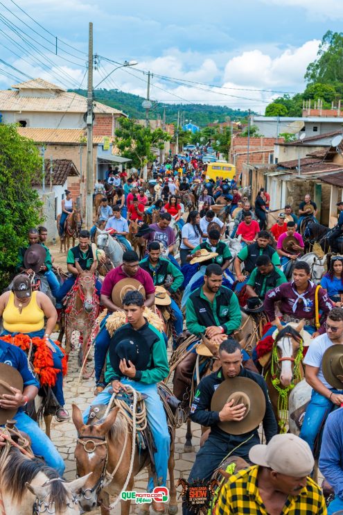 Cavaleiros e amazonas lotam as ruas de Cachoeira do Aranã, durante a Cavalgada Show 187