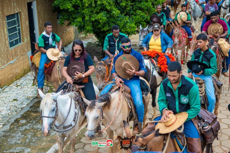 Cavaleiros e amazonas lotam as ruas de Cachoeira do Aranã, durante a Cavalgada Show 191