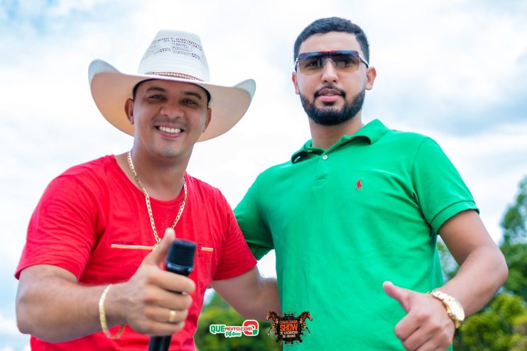 Cavaleiros e amazonas lotam as ruas de Cachoeira do Aranã, durante a Cavalgada Show 192