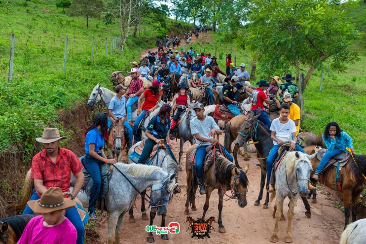 Cavaleiros e amazonas lotam as ruas de Cachoeira do Aranã, durante a Cavalgada Show 208