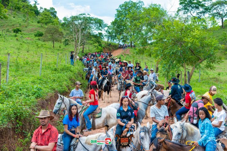 Cavaleiros e amazonas lotam as ruas de Cachoeira do Aranã, durante a Cavalgada Show 209