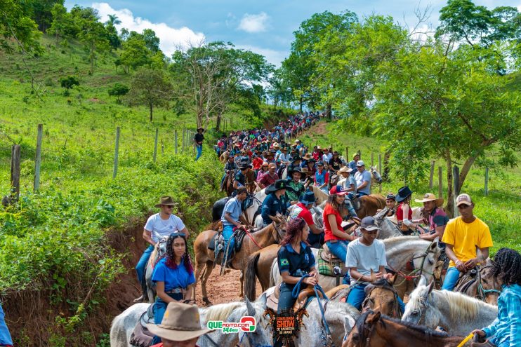 Cavaleiros e amazonas lotam as ruas de Cachoeira do Aranã, durante a Cavalgada Show 218