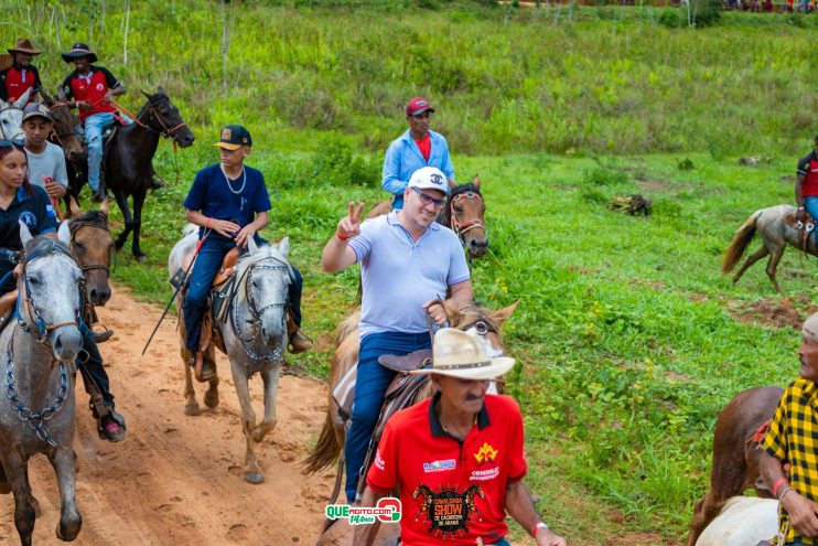 Cavaleiros e amazonas lotam as ruas de Cachoeira do Aranã, durante a Cavalgada Show 221