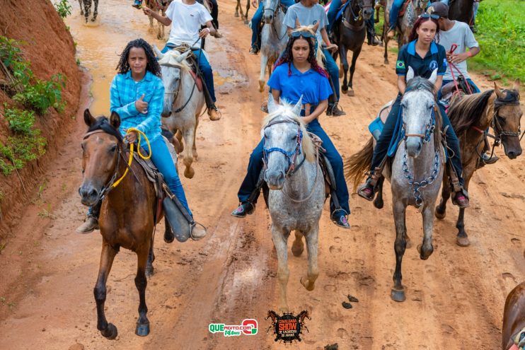 Cavaleiros e amazonas lotam as ruas de Cachoeira do Aranã, durante a Cavalgada Show 223