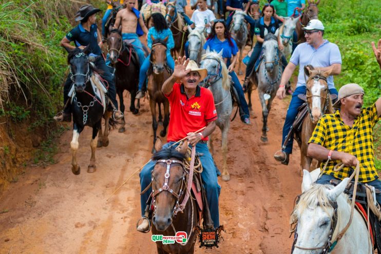 Cavaleiros e amazonas lotam as ruas de Cachoeira do Aranã, durante a Cavalgada Show 227