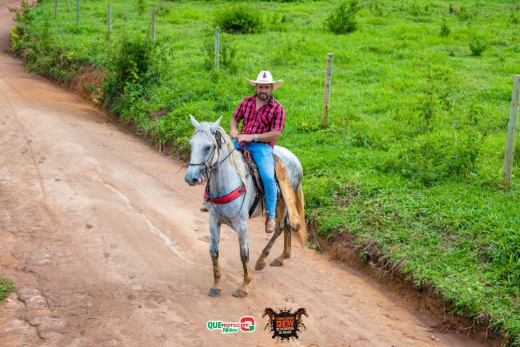 Cavaleiros e amazonas lotam as ruas de Cachoeira do Aranã, durante a Cavalgada Show 232