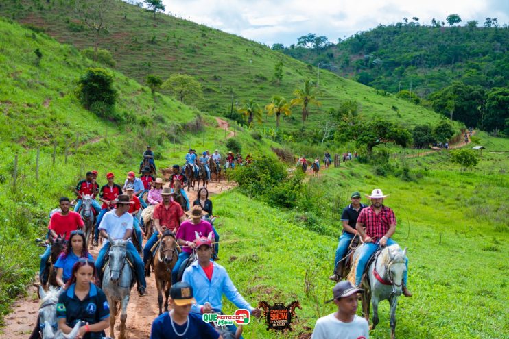 Cavaleiros e amazonas lotam as ruas de Cachoeira do Aranã, durante a Cavalgada Show 233