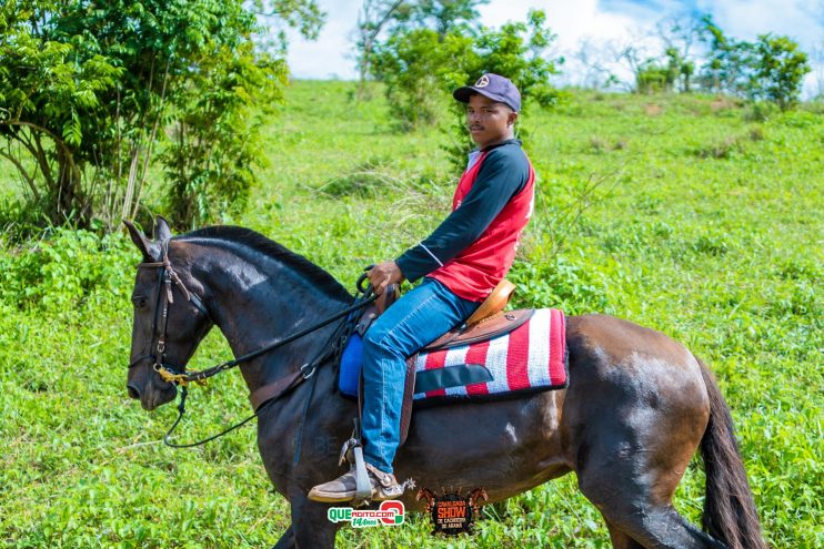 Cavaleiros e amazonas lotam as ruas de Cachoeira do Aranã, durante a Cavalgada Show 235