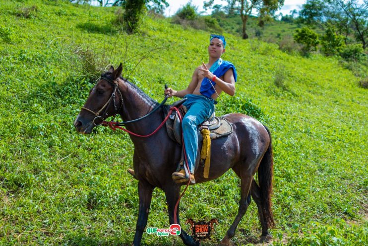 Cavaleiros e amazonas lotam as ruas de Cachoeira do Aranã, durante a Cavalgada Show 236