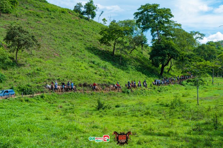 Cavaleiros e amazonas lotam as ruas de Cachoeira do Aranã, durante a Cavalgada Show 245