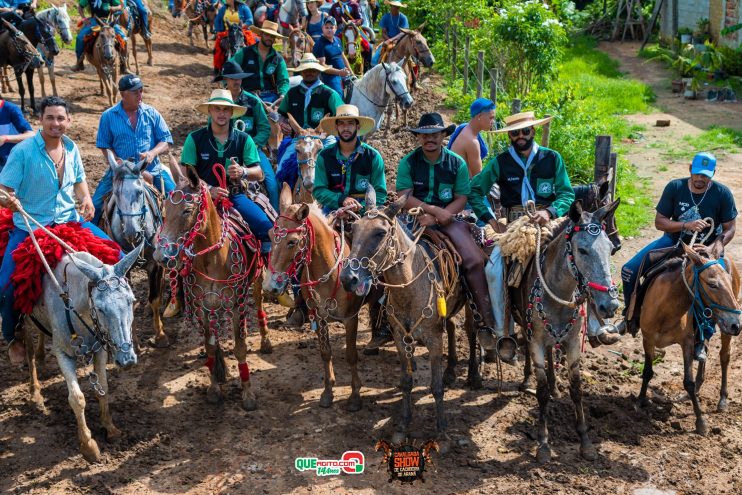 Cavaleiros e amazonas lotam as ruas de Cachoeira do Aranã, durante a Cavalgada Show 249