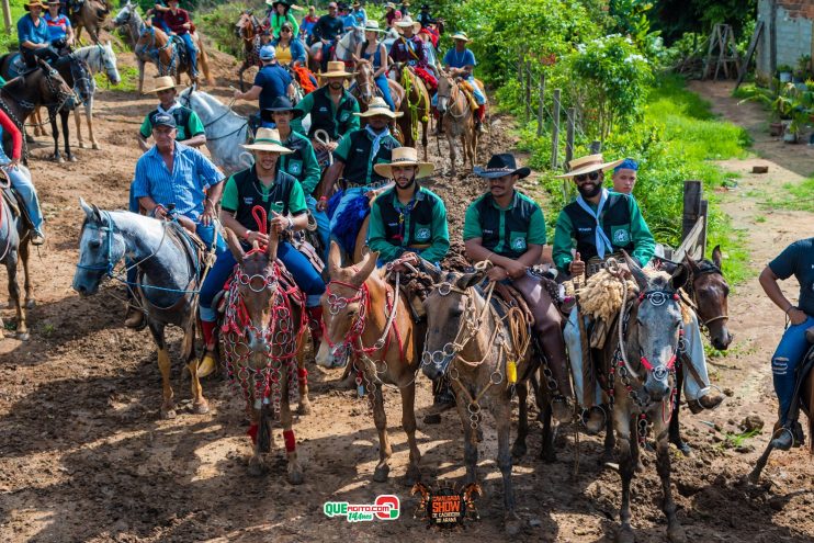 Cavaleiros e amazonas lotam as ruas de Cachoeira do Aranã, durante a Cavalgada Show 251