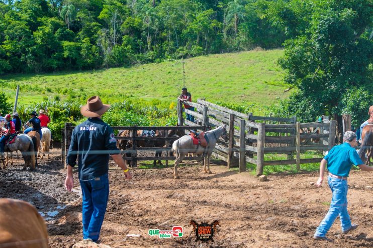 Cavaleiros e amazonas lotam as ruas de Cachoeira do Aranã, durante a Cavalgada Show 253