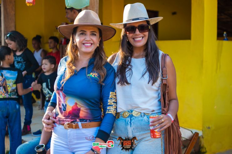 Cavaleiros e amazonas lotam as ruas de Cachoeira do Aranã, durante a Cavalgada Show 272