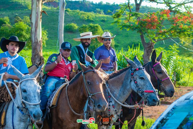 Cavaleiros e amazonas lotam as ruas de Cachoeira do Aranã, durante a Cavalgada Show 280