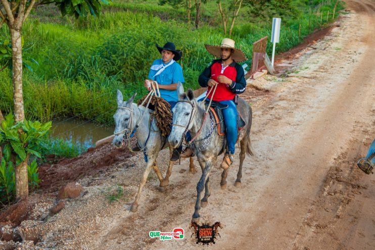 Cavaleiros e amazonas lotam as ruas de Cachoeira do Aranã, durante a Cavalgada Show 290