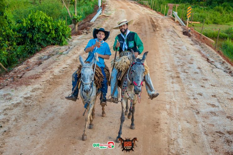 Cavaleiros e amazonas lotam as ruas de Cachoeira do Aranã, durante a Cavalgada Show 296