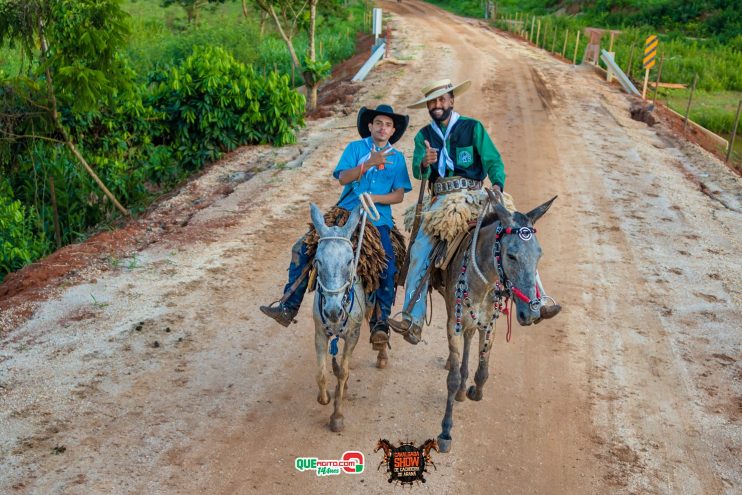 Cavaleiros e amazonas lotam as ruas de Cachoeira do Aranã, durante a Cavalgada Show 298