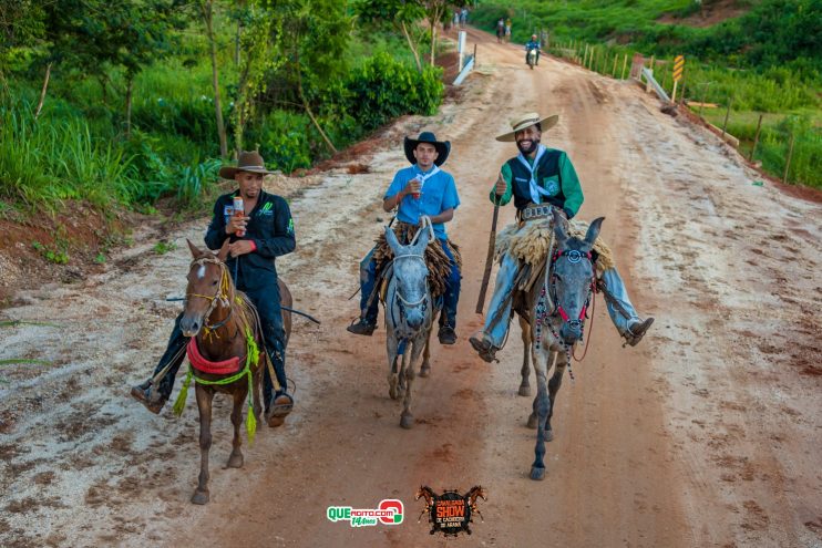 Cavaleiros e amazonas lotam as ruas de Cachoeira do Aranã, durante a Cavalgada Show 299