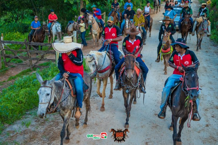 Cavaleiros e amazonas lotam as ruas de Cachoeira do Aranã, durante a Cavalgada Show 304