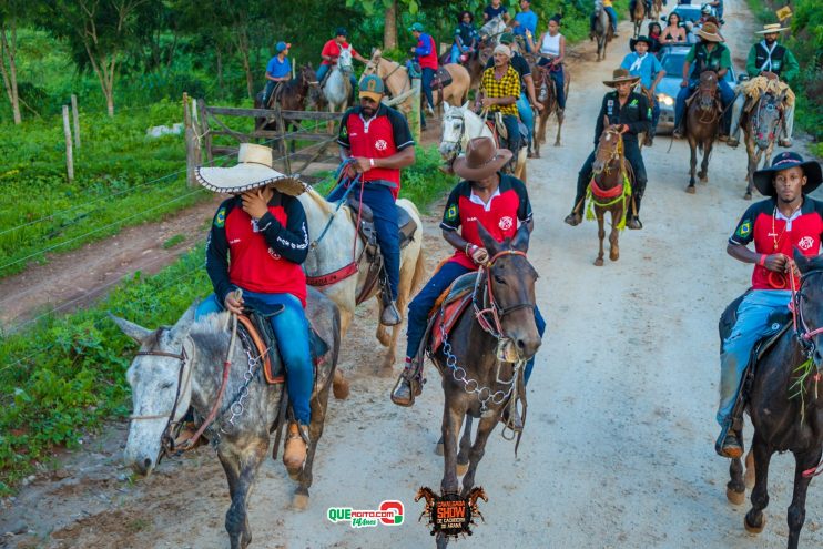 Cavaleiros e amazonas lotam as ruas de Cachoeira do Aranã, durante a Cavalgada Show 305