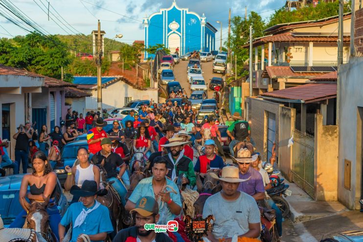 Cavaleiros e amazonas lotam as ruas de Cachoeira do Aranã, durante a Cavalgada Show 329