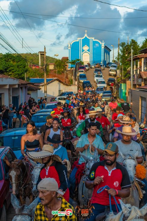 Cavaleiros e amazonas lotam as ruas de Cachoeira do Aranã, durante a Cavalgada Show 332