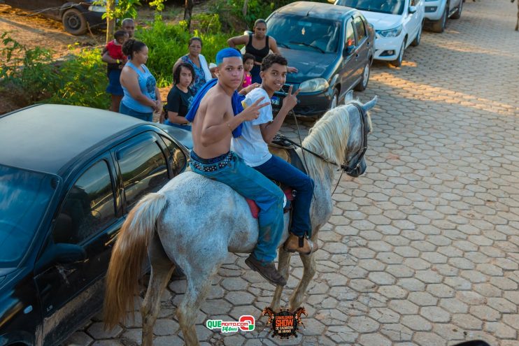 Cavaleiros e amazonas lotam as ruas de Cachoeira do Aranã, durante a Cavalgada Show 337