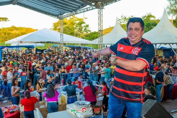 Cavaleiros e amazonas lotam as ruas de Cachoeira do Aranã, durante a Cavalgada Show 352