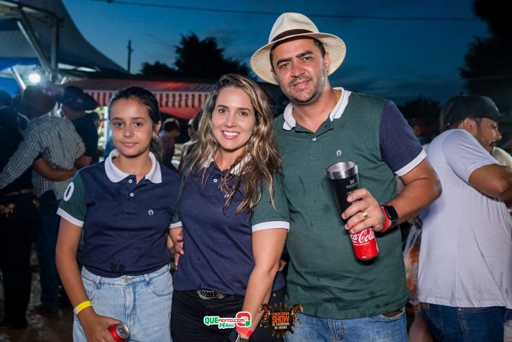 Cavaleiros e amazonas lotam as ruas de Cachoeira do Aranã, durante a Cavalgada Show 375