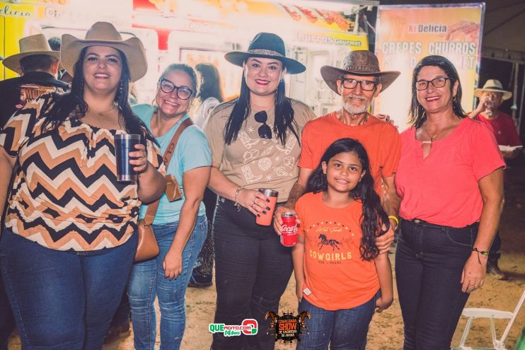 Cavaleiros e amazonas lotam as ruas de Cachoeira do Aranã, durante a Cavalgada Show 379