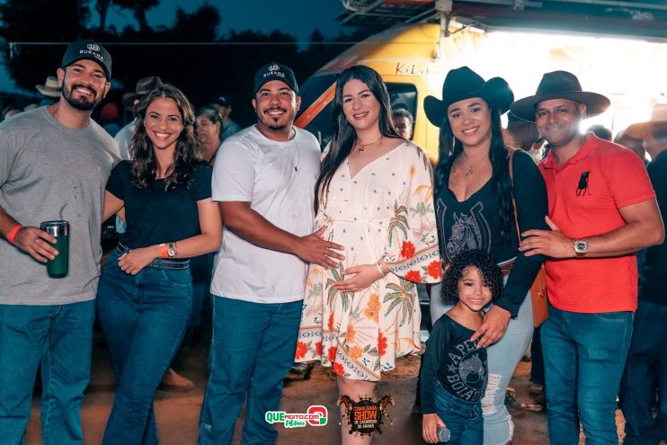 Cavaleiros e amazonas lotam as ruas de Cachoeira do Aranã, durante a Cavalgada Show 380