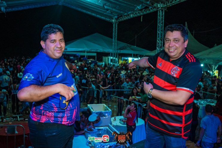 Cavaleiros e amazonas lotam as ruas de Cachoeira do Aranã, durante a Cavalgada Show 401