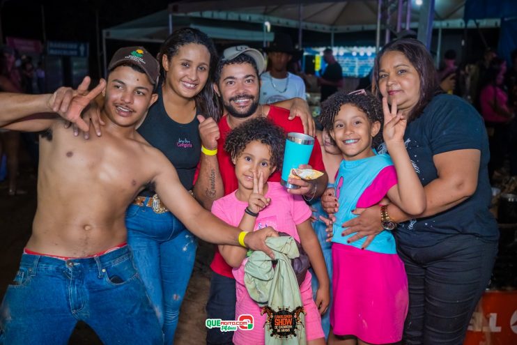 Cavaleiros e amazonas lotam as ruas de Cachoeira do Aranã, durante a Cavalgada Show 470